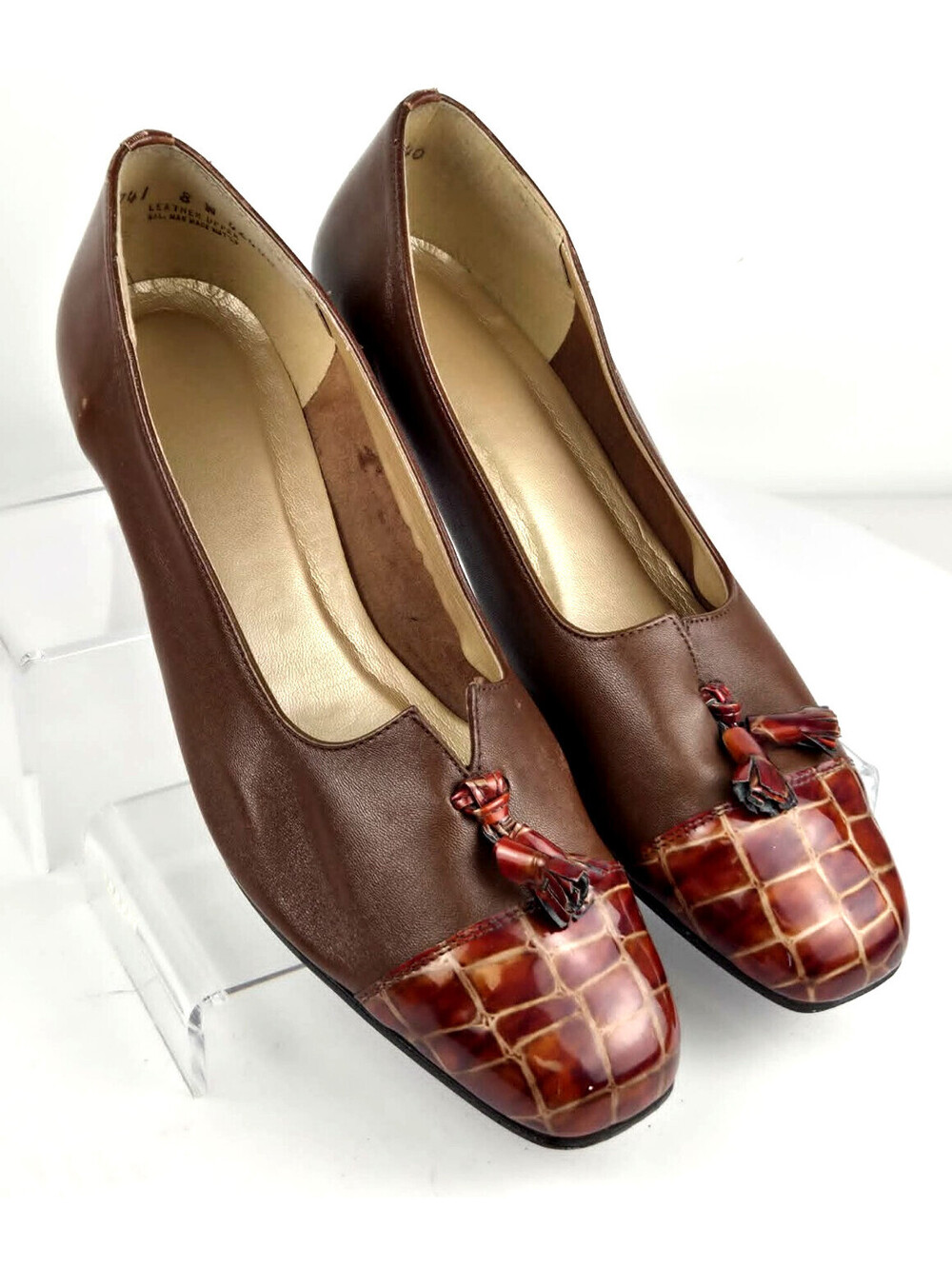 Vintage Brown Leather Pumps Tassel Croc Cap Toe Block Heel 80s 8W Wide